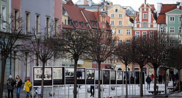 Plakat Życzliwa Wystawa na ulicy Świdnickiej