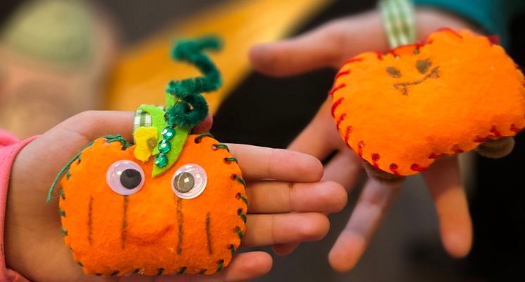 Plakat Rodzieło - rodzinne warsztaty kreatywne. Szyjemy Szaloną Dynię