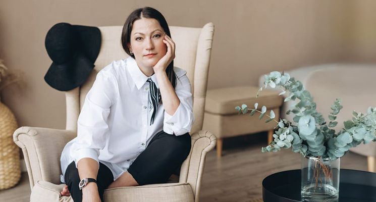 Plakat Spotkanie autorskie z Victorią Dubicką autorką książki "To nie jest proste"
