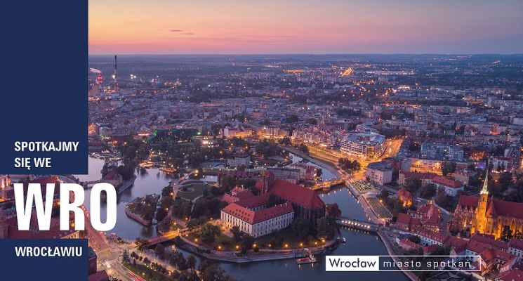 Plakat XXI LETNIE SPACERY Z PRZEWODNIKIEM 2024