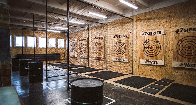 Plakat 7siekier – Axe Throwing Club
