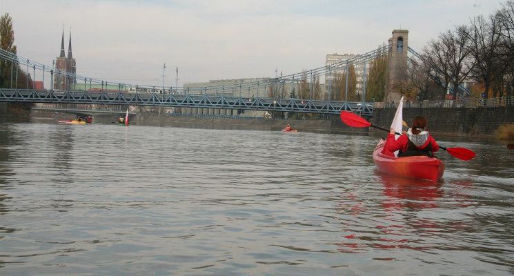 Plakat Święto Niepodległości 2022 z KayakTours.pl