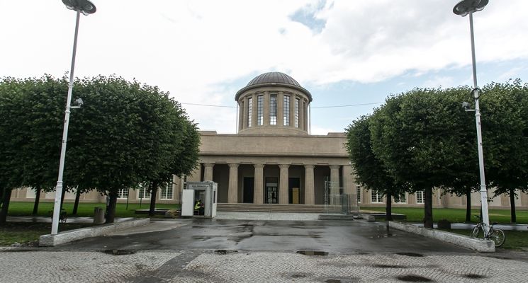 Plakat Bauhaus. Pierwsza awangardowa szkoła sztuki