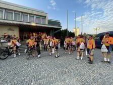 Kolarze i kolarki na trasie tegorocznego wyścigu European Peace Ride