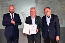 Uroczystość nadania odznak "Wrocław z wdzięcznością ? Wratislawia Grato Animo" działaczom Studenckiego Komitetu Solidarności we Wrocławiu