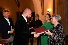 Przewodniczący Rad Osiedli otrzymali dzisiaj (28 grudnia) od prezydenta Wrocławia Jacka Sutryka wyróżnienia za działania na rzecz mieszkańców Wrocławia oraz zaangażowanie w rozwój miasta