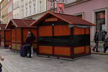 Na zdjęciu widać zamknięty Jarmark Bożonarodzeniowy we Wrocławiu