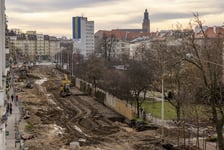 Aura dopisuje, więc duży remont na ulicy Pomorskiej i placu Staszica prowadzony jest cały czas. Zobaczcie na zdjęciach jak idą prace.