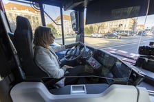 Wrocław testuje kolejny ekologiczny autobus na liniach aglomeracyjnych. Elektryczny MAN Lion?s City wyjedzie na ulice już w najbliższą sobotę (11 lutego).
