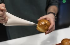 Kucharz Mateusz Zielonka i jego błękitne pączki w Hydropolis