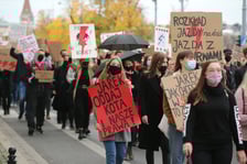 <p>na zdjęciu: kobiety na ulicach Wrocławia</p>
