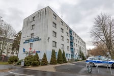 <p>28 grudnia 2022 r. wpłynął wniosek o rozbi&oacute;rkę budynku Komendy Policji Wrocław-Stare miasto, budynku gospodarczego oraz osłony śmietnikowej wraz z przyległymi terenami utwardzonymi</p>