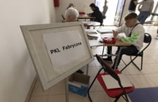 <h2>Kwalifikacja wojskowa obejmuje:</h2>
<ul>
<li>
<p>Badanie psychologiczne i lekarskie, otrzymanie kategorii zdolności do służby wojskowej;</p>
</li>
<li>Wstępne przeznaczenie do poszczeg&oacute;lnych form służby wojskowej;</li>
<li>Przekazanie informacji o możliwości wstąpienia do wojska oraz promowanie służby wojskowej;</li>
<li>Wprowadzenie danych osobowych do ewidencji wojskowej;</li>
<li>Nadanie stopnia wojskowego &ndash; szeregowy i przeniesienie do pasywnej rezerwy (chyba, że podczas kwalifikacji ochotnik zadeklaruje chęć odbycia służby wojskowej).</li>
</ul>