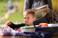 Piknik i gra terenowa na Popowicach zorganizowane przez Wrocławskie Centrum  Rozwoju Społecznego