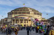 <p><strong>Aktywny status podatnika</strong></p>
<p>bilet wstępu na zwiedzanie Visitor Center dla osoby dorosłej</p>
<p><strong>Aktywny Status MAX&nbsp;</strong></p>
<p>bilet wstępu na zwiedzanie Visitor Center dla osoby dorosłej&nbsp;wraz z osobą towarzyszącą</p>