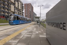 <p class="MsoNormal">Budowa trasy tramwajowej przez Szczepin i Popowice (oddana w maju 2023 r.) <span style="mso-spacerun: yes;">&nbsp;</span>&mdash; blisko 82&nbsp;000&nbsp;000 zł z Unii Europejskiej.</p>