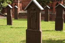 Cmentarz przy klasztorze franciszkanów na Karłowicach
