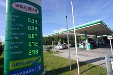 <p>Stacja paliw przy ulicy Legnickiej (r&oacute;g z Milenijną)</p>