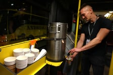 7 listopada wystartował Streetbus. Będzie niósł pomoc do marca przyszłego roku.