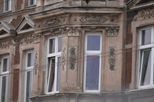 <p>Detale architektoniczne kamienic na wrocławskim Nadodrzu zachwycają</p>