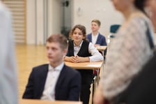 Uczniowie SP nr 29 przed egzaminem z j. polskiego