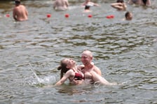 Wrocławianie na kąpielisku Morskie Oko, 30 czerwca 2024