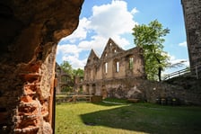 Zamek Świny. Klimatyczny zabytek nieopodal Bolkowa, ponad godzinę jazdy samochodem z Wrocławia