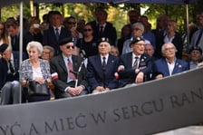 Uroczystości związane z obchodami 80. rocznicy Powstania Warszawskiego przy pomniku rotmistrza Witolda Pileckiego we Wrocławiu