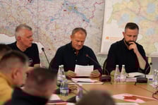 Premier i ministrowie uczestniczyli w poniedziałek 16 września w posiedzeniu sztabu kryzysowego w Urzędzie Wojewódzkim we Wrocławiu.