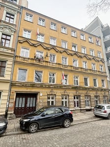 <p>Kamienica przeznaczona do remontu w Projekcie Ptasia (program poWROty kamienic). Podworcowa 11</p>