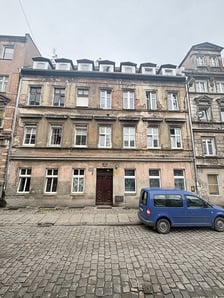 <p>Kamienica przeznaczona do remontu w Projekcie Ptasia (program poWROty kamienic). Ptasia 11</p>