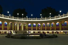 <p>Loggia nocą</p>