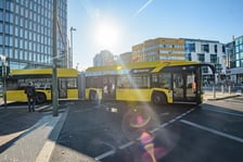 Tak autobusy Solaris Urbino electric prezentują się w różnych europejskich miastach