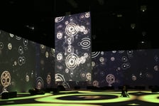 Zdjęcie z wystawy KLIMT – The Immersive Exhibition w hali IASE we Wrocławiu (do 23 lutego 2025)
