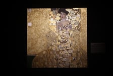 Zdjęcie z wystawy KLIMT – The Immersive Exhibition w hali IASE we Wrocławiu (do 23 lutego 2025)