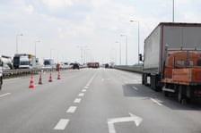 <p>Wypadek z udziałem busa i ciężar&oacute;wki na AOW - 23. 04</p>