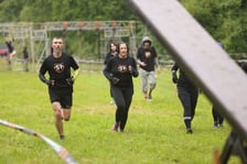 <p>Uczestnicy Survival Race Wrocław 2025</p>