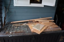 <p>Zdjęcia wykonane przez technik&oacute;w kryminalistycznych, dokumentujące włamania</p>