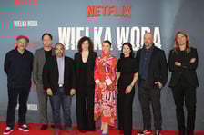 premiera serialu "Wielka woda" aktorzy: Agnieszka Żulewska, Tomasz Schuchardt, Ireneusz Czop, Anna Dymna, Tomasz Kot. wrocławianie, statyści