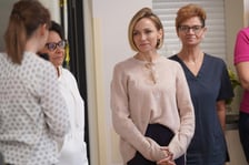 <p>Anna Wyszkoni spotkała się z seniorami w Dziennym Domu Pomocy przy Skoczylasa 8 w Leśnicy</p>