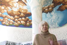 <p>Anna Szpakowska-Kujawska, autorka projektu malowidła na plafonie</p>