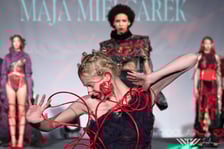 <p>FashiON! Wrocław Fashion Week 2023 - pokaz i sesja Mai Mielcarek</p>