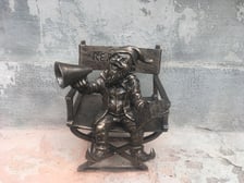 <p>Nowy krasnal-reżyser u zbiegu ulic Mierniczej i Łukasińskiego</p>
