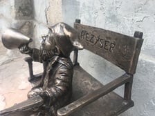 <p>Nowy krasnal-reżyser u zbiegu ulic Mierniczej i Łukasińskiego</p>