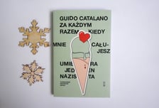 <p>Guido Catalano, &bdquo;Za każdym razem, kiedy mnie całujesz umiera jeden nazista&rdquo;, tłumaczenie Krzysztof Gryko, Państwowy Instytut Wydawniczy 2024</p>