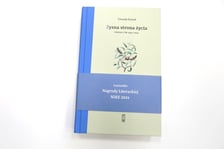 <p>Urszula Kozioł, &bdquo;Żyzna strona&nbsp; zycia. Wiersze z lat 1957-2023&rdquo;, posłowie i oprac. red. Katarzyna W&oacute;jcik, Państwowy Instytut Wydawniczy 2025</p>