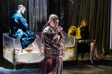 <p>&bdquo;Odyseja&rdquo; w reż. Małgorzaty Warsickiej na scenie Teatru Muzycznego Capitol &ndash; scena ze spektaklu</p>