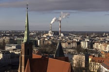 Widok na Elektrociepłownię Wrocław przy ul. Łowieckiej