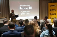 Koncepcję inwestycji Hubska 7, Dolnośląska Agencja Współpracy Gospodarczej zaprezentowała 20 października 2026 roku.