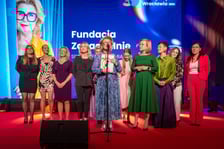 <p>Gala 30 Kreatywnych Wrocławia, 15.04.2026. Na scenie zesp&oacute;ł Fundacji Zobacz Mnie.&nbsp;</p>